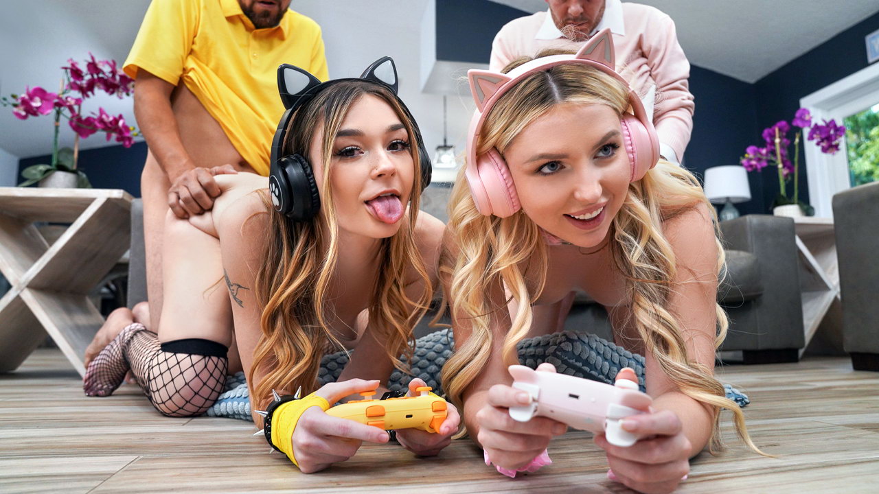 Papás están desgastando a las chicas de videojuegos con sus pollas