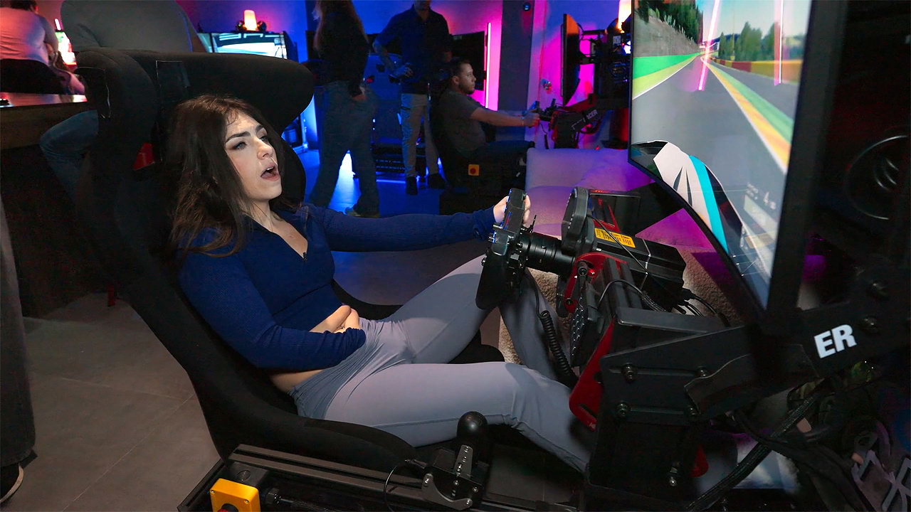 Nuestro primer sexo público en un arcade